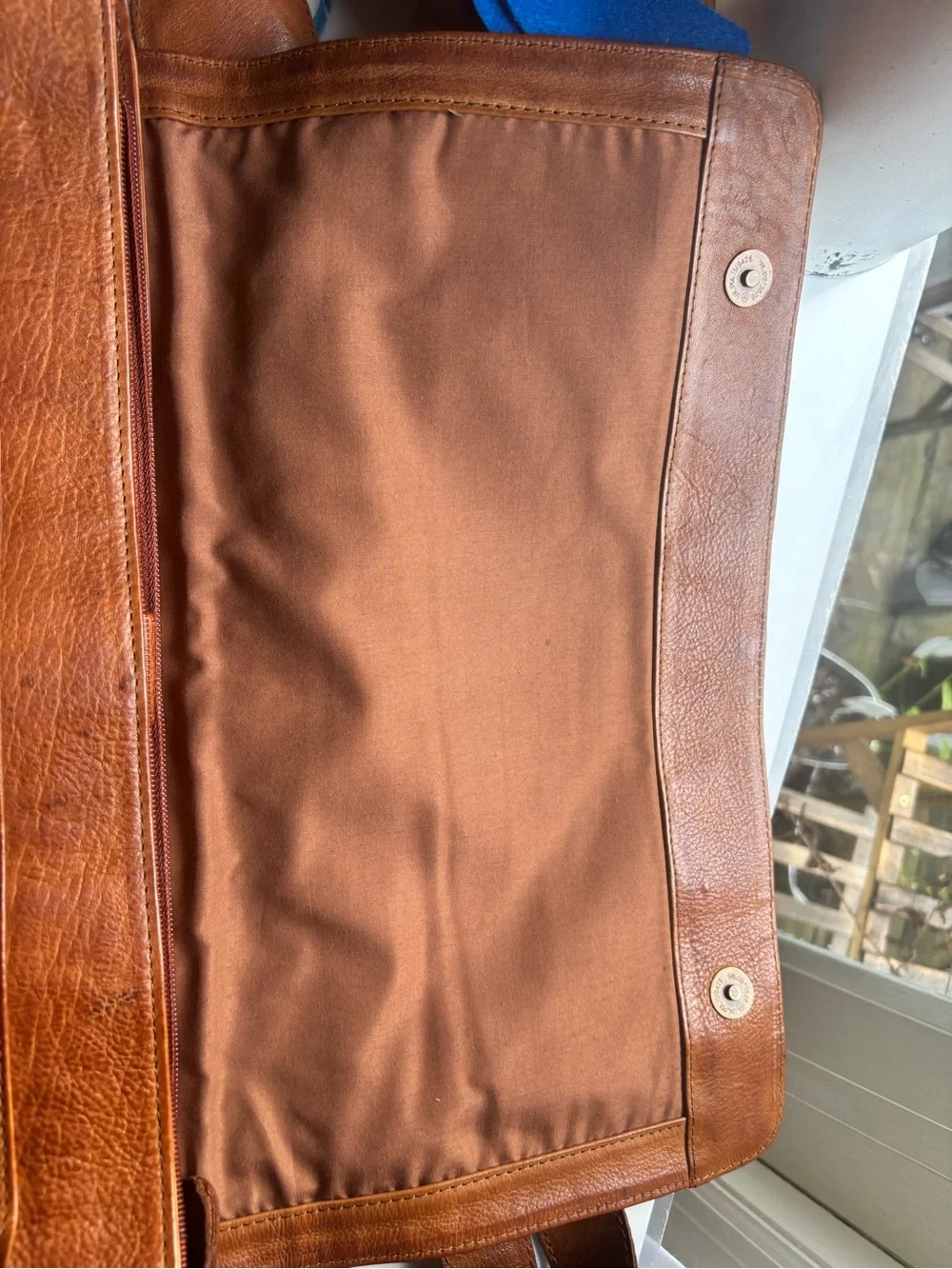Men's Brown Leather Messenger Bag - Classic Carry